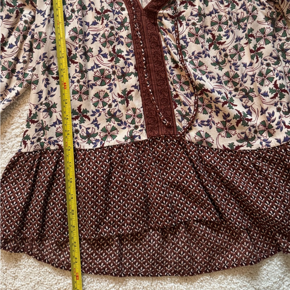Gorgeous Women’s Fall Printed Blouse! - Picture 4 of 4